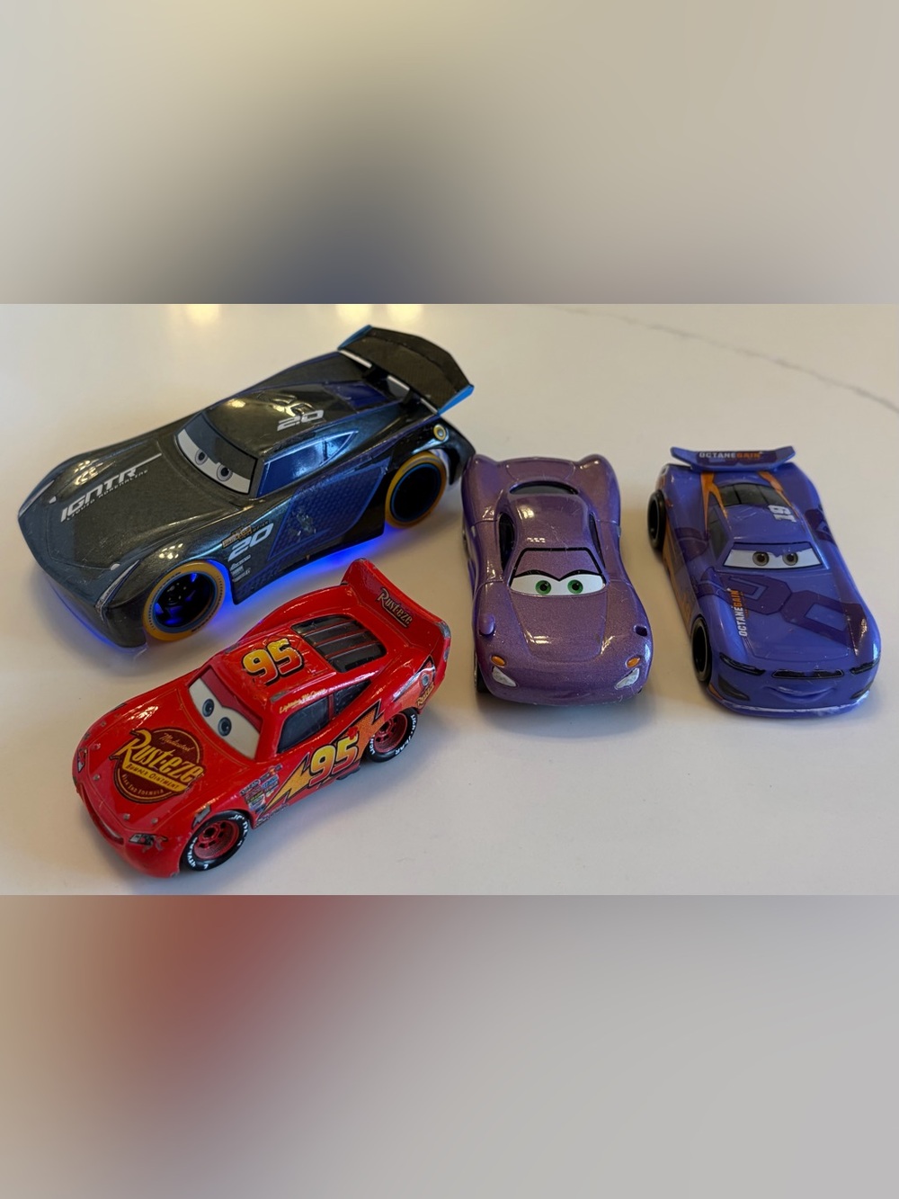 Disney Pixar Cars Toys Lot - Lightning McQueen & Friends